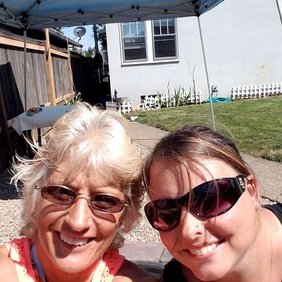 Meet your Posher, Shelly - Picture 1 of 1